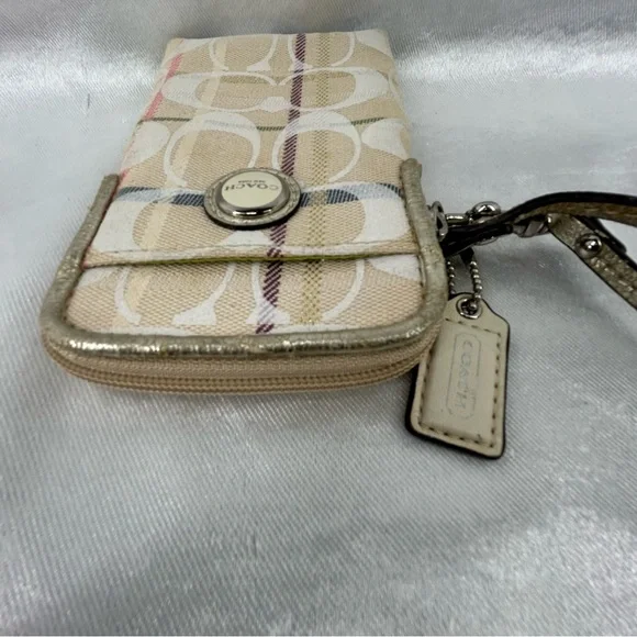 Coach Vintage Wristlet - Picture 4 of 11